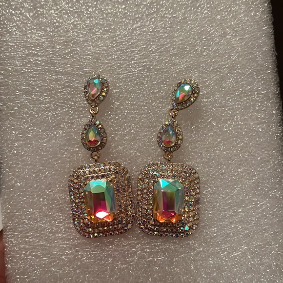 Geometric Crystal Earrings - Picture 4 of 6